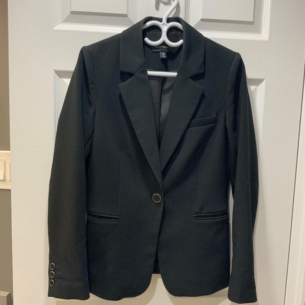 Le Château Blazer - Picture 1 of 1